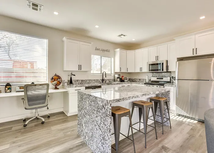 2 Mi To Dtwn Phoenix: Sleek W/ Fenced Yard! Apartamento