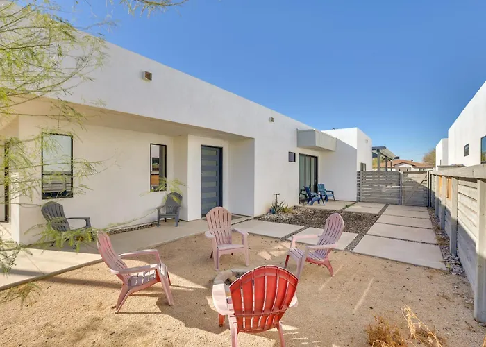 Apartamento 2 Mi To Dtwn Phoenix: Sleek W/ Fenced Yard! *