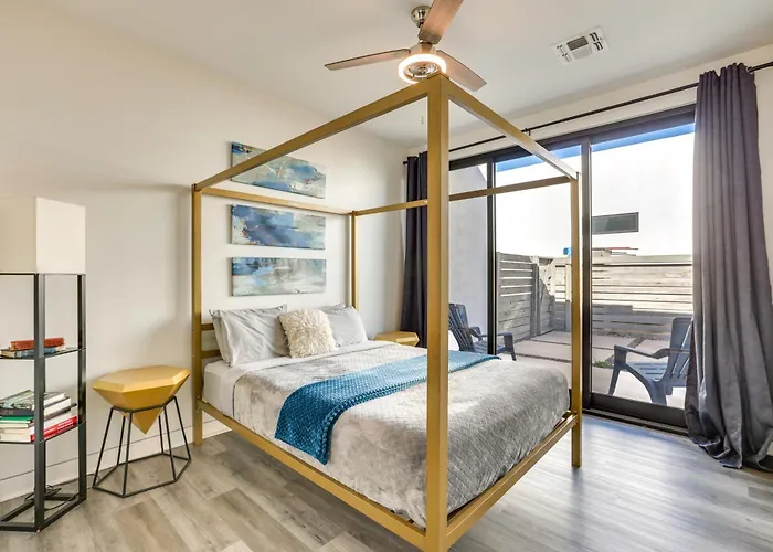 2 Mi To Dtwn Phoenix: Sleek W/ Fenced Yard! * Phoenix